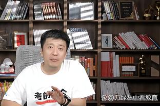 詹姆斯谈下半场比赛的变化：卡梅隆-托马斯